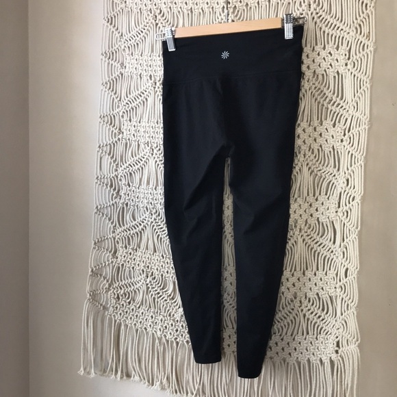 Athleta XS black cropped leggings - Picture 4 of 5
